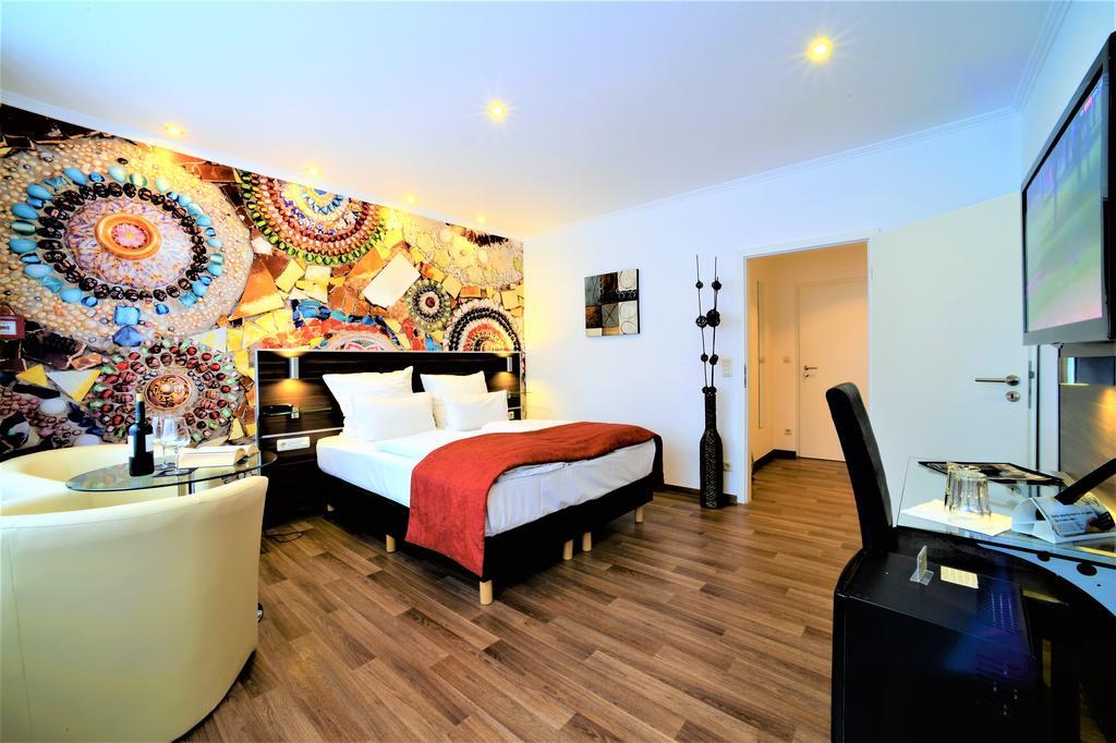 Single Room,380128561:JPEG