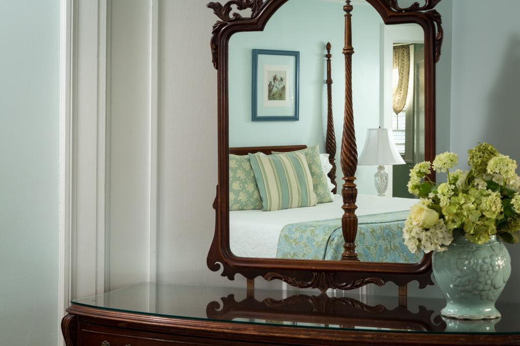 Room 1 - Deluxe King Room with Spa Bath,700331878:JPEG