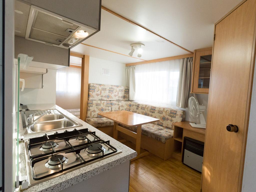 Mobile Home with Kitchen,407493441:JPEG