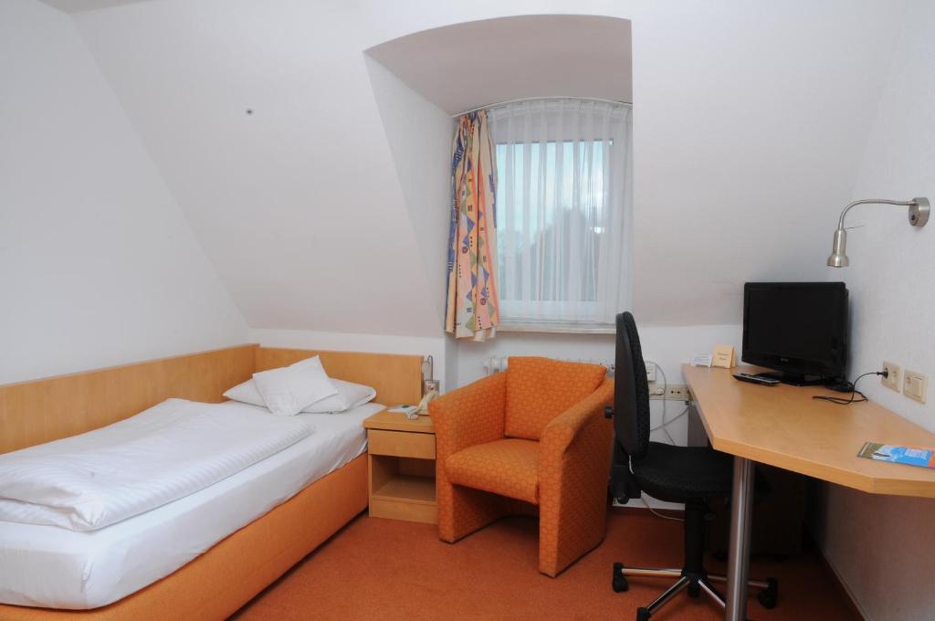 Single Room,42859765:JPEG