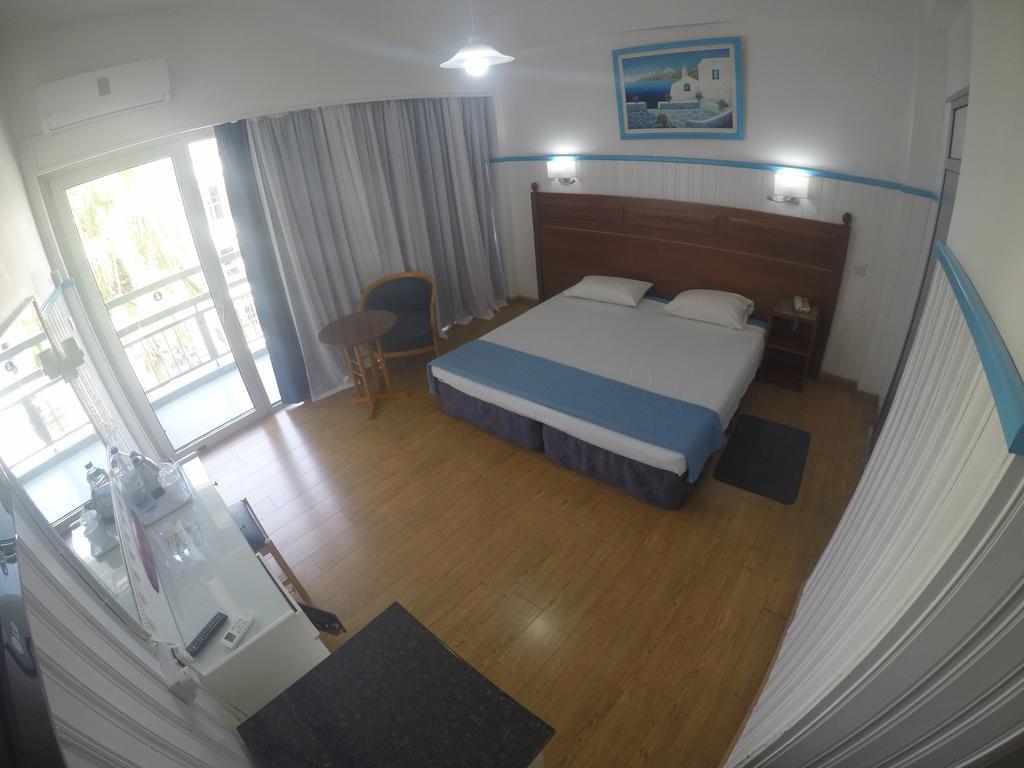 Double Room with Balcony,494567268:JPEG