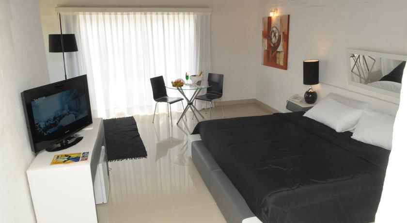 Standard Quadruple Suite,1267815865:JPEG
