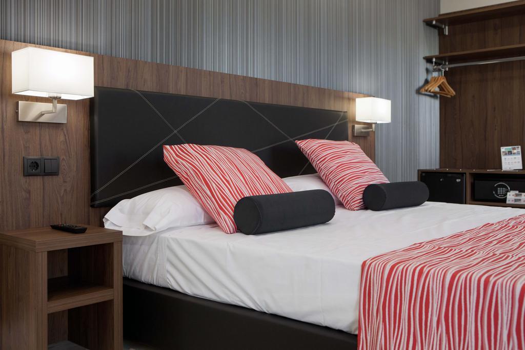 Double Room,461287797:JPEG