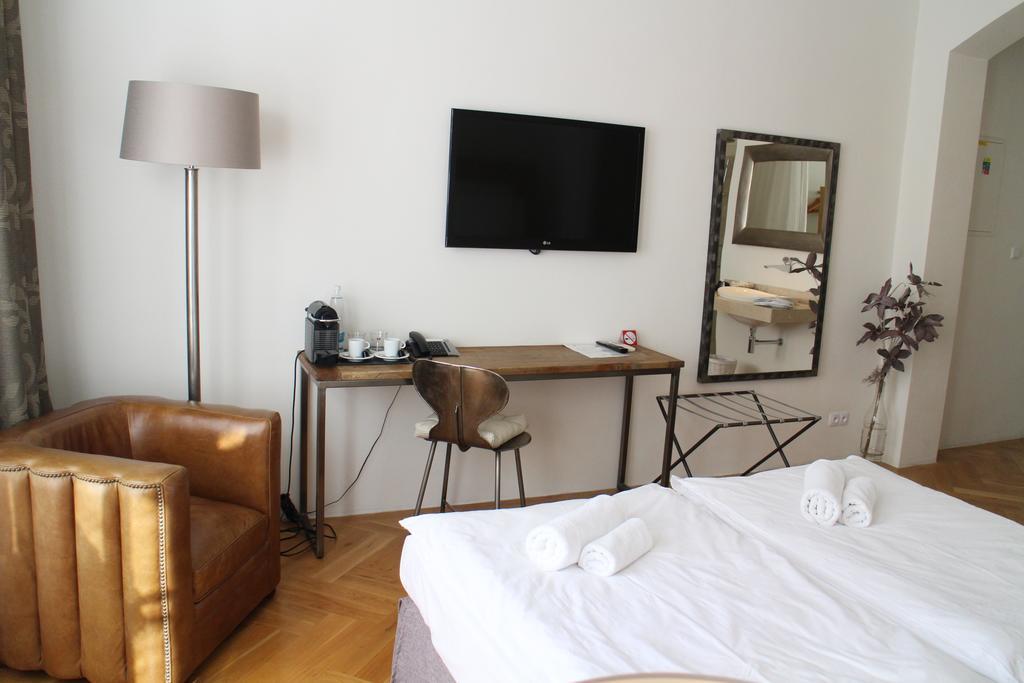 Double Room,464581125:JPEG
