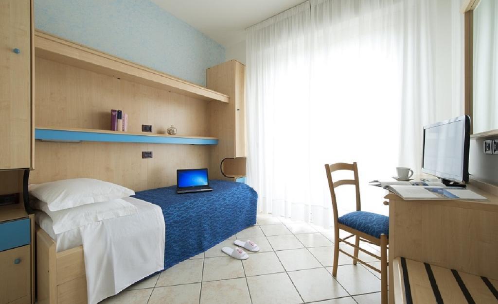 Single Room Balcony,1328373947:JPEG