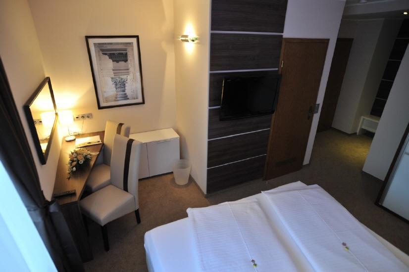 Standard Double Room,543682815:JPEG