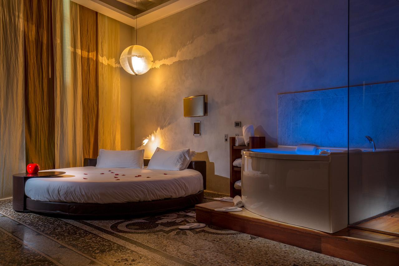 Presidential Suite (2 Adults),1498600174:JPEG