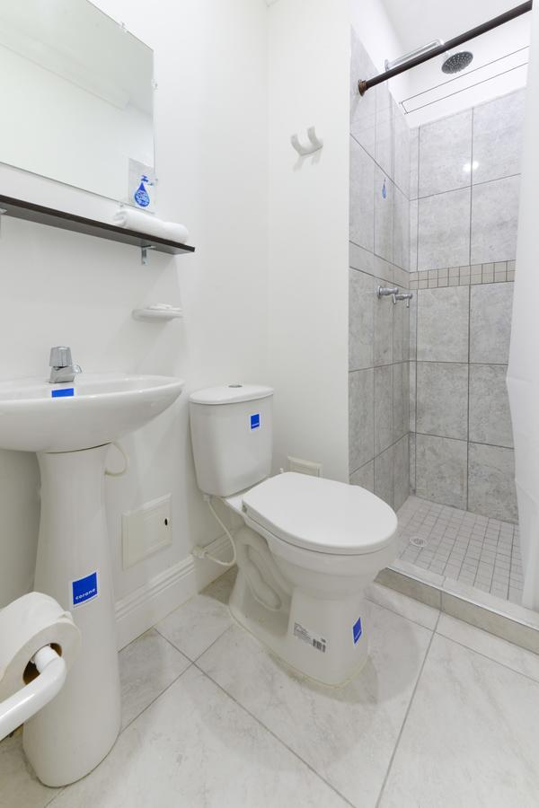 Comfort Triple Room Shower,626751983:JPEG
