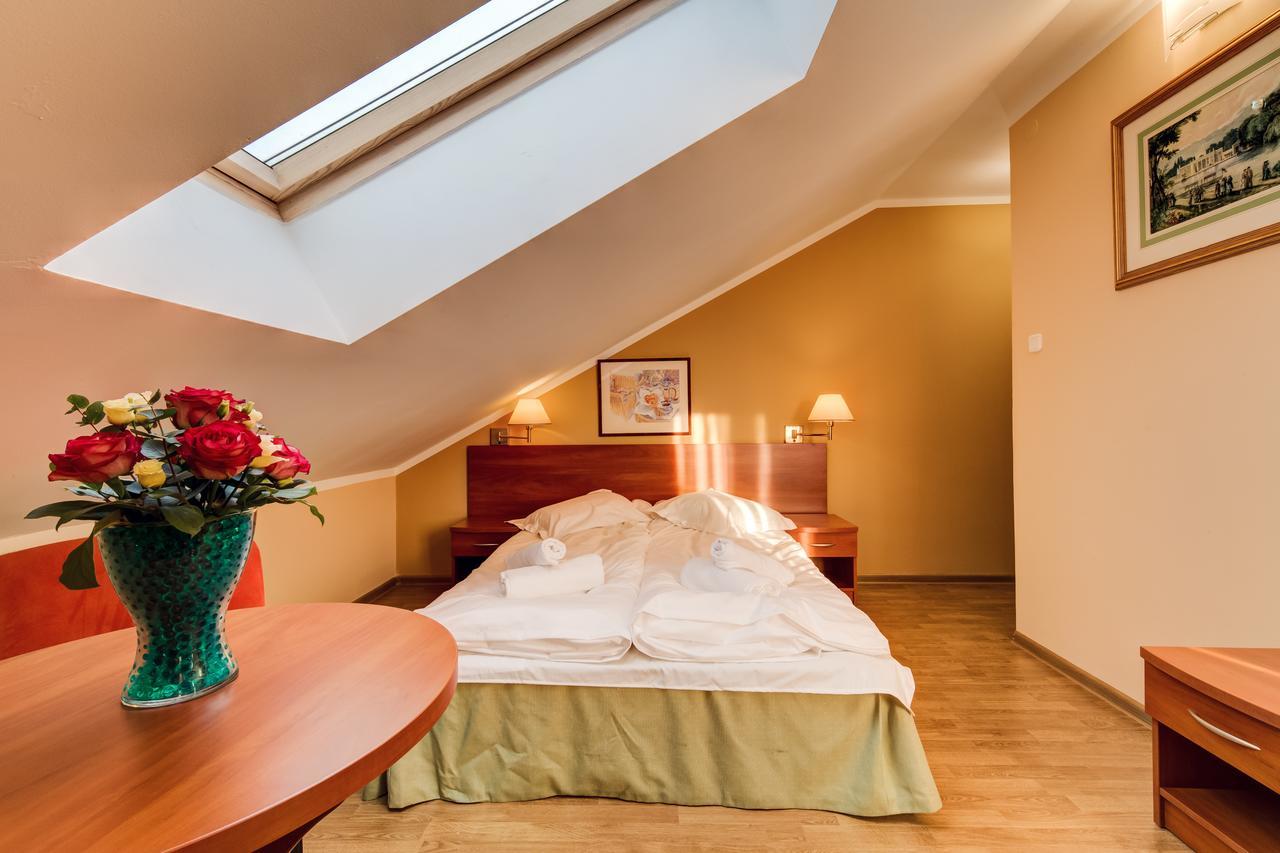Triple Room,628804998:JPEG