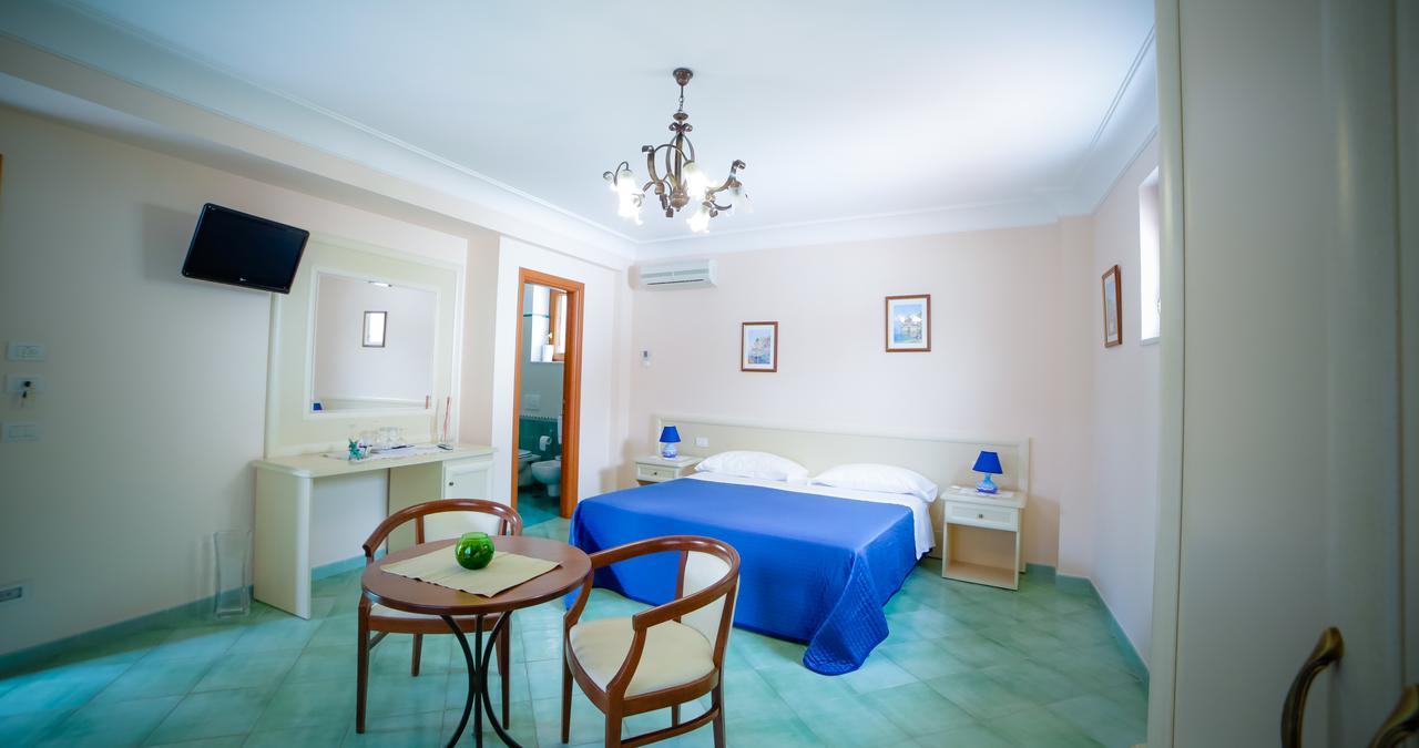 Double or Twin Room,629685861:JPEG