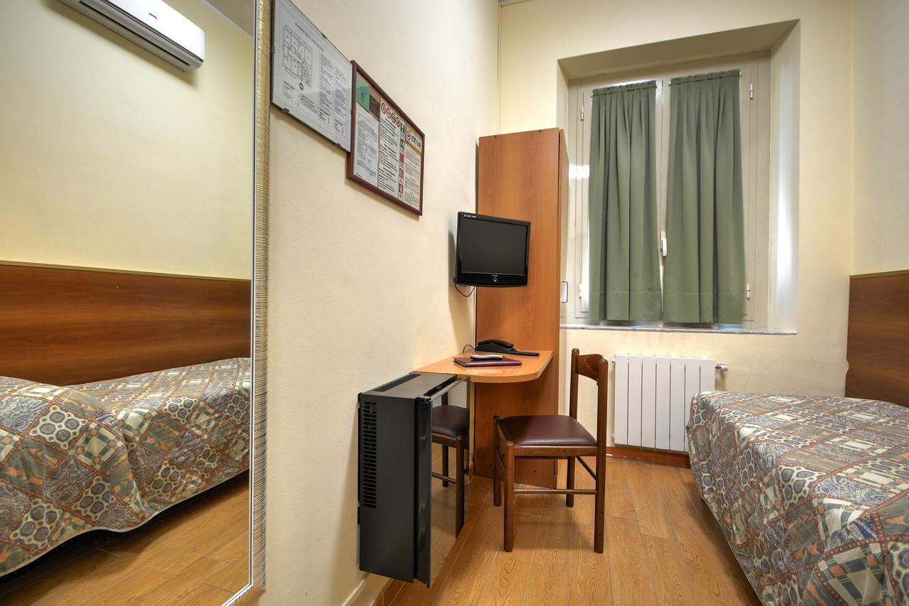 Small Single Room,633322698:JPEG