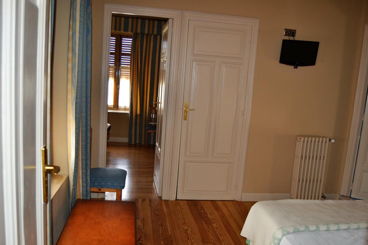 Standard Family Room,636611187:JPEG