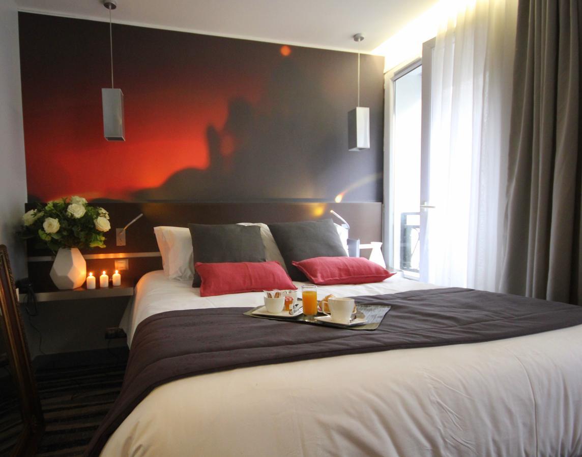 2 Adjoining Double Rooms,75432968:JPEG