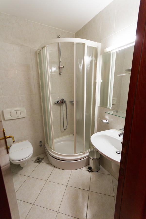 Double Room,1278147685:JPEG