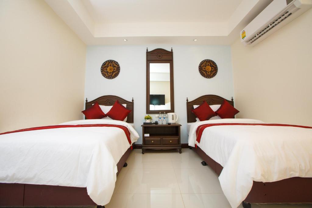 Standard Double or Twin Room,64814179:JPEG