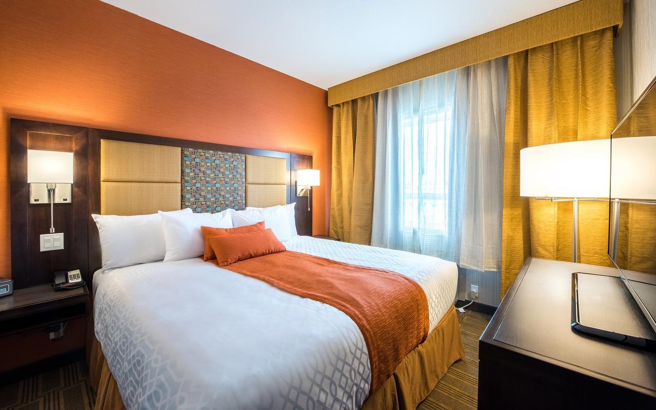 Two-Bedroom Suite,1601711977:JPEG