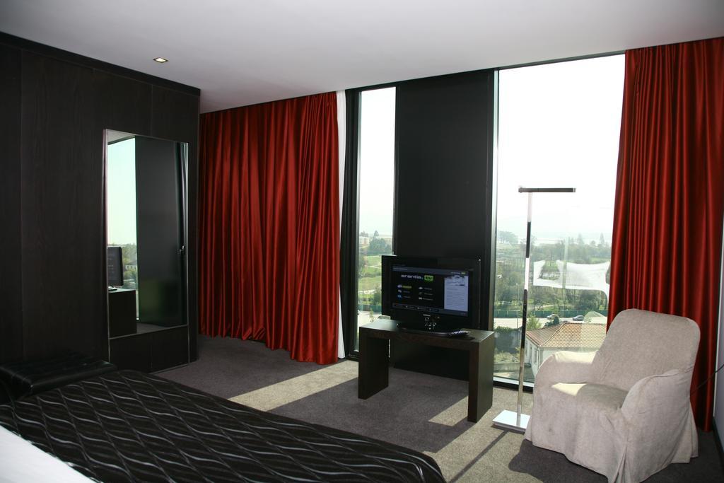 Family Room,1765173982:JPEG