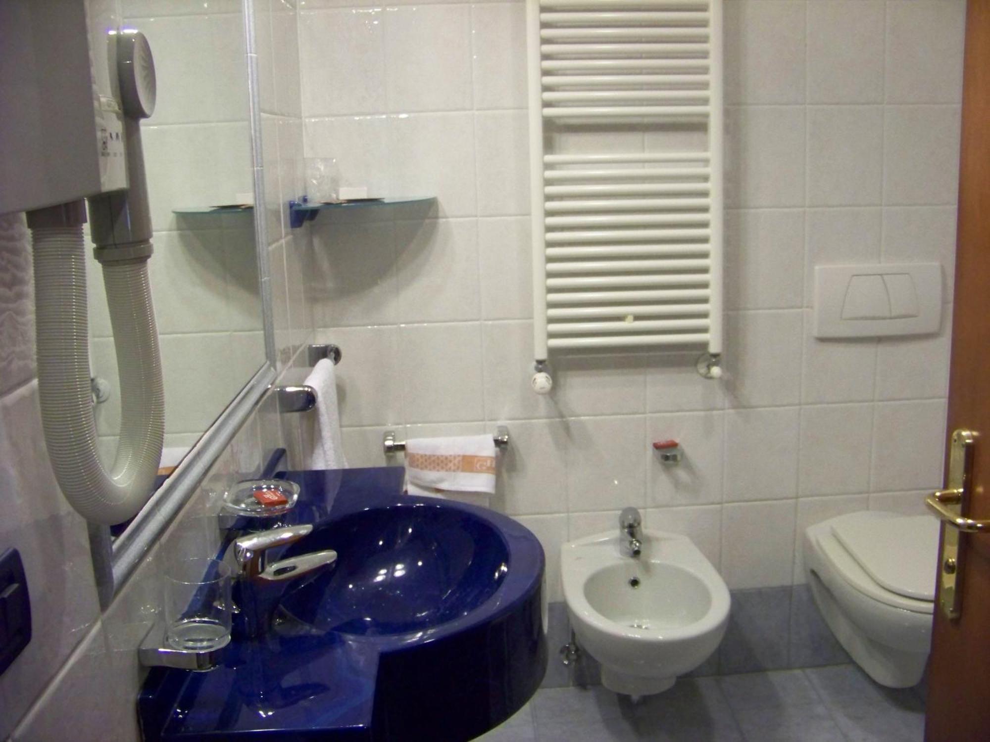Single Room,917116048:JPEG