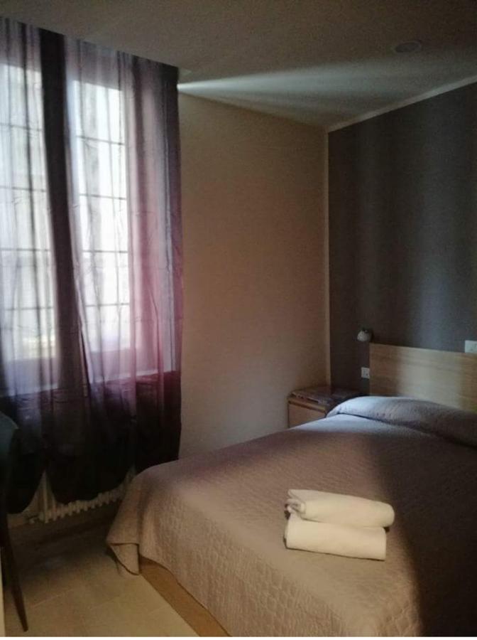 Single Room,695505012:JPEG