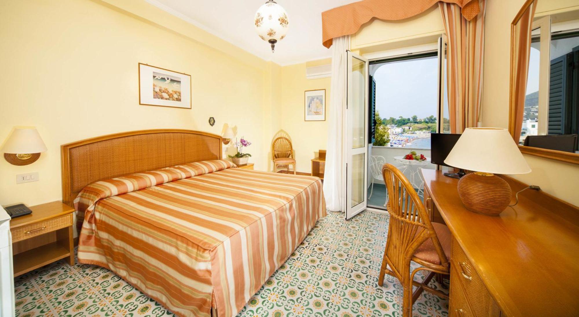 Double or Twin Room with Sea View