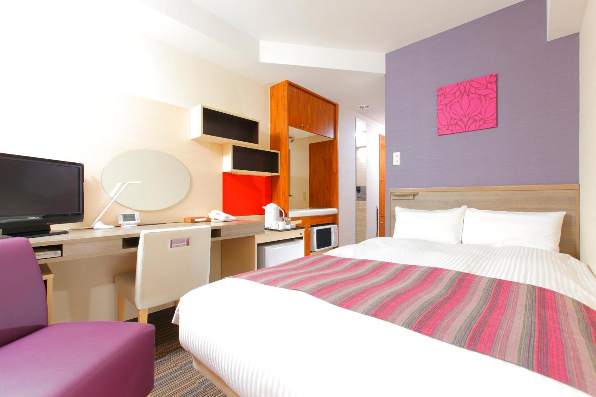 Standard Double Room Small Double Bed Smoking House Keeping is Optional Additional Cost,703886770:JPEG