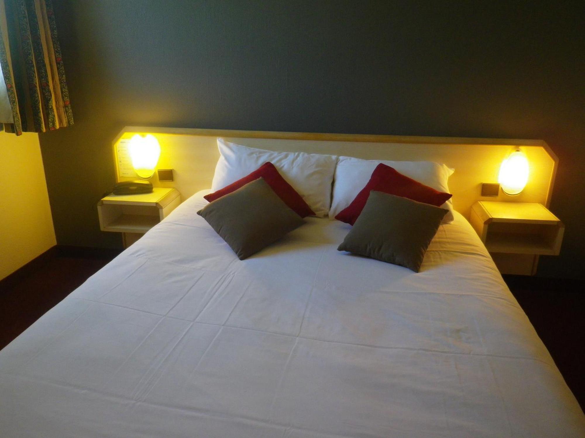 Connecting Room,708902746:JPEG