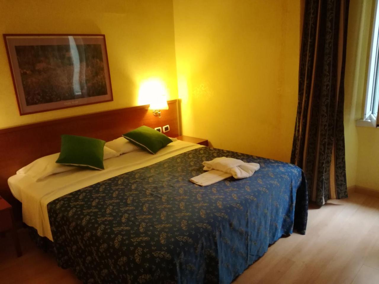 Double Room,728439847:JPEG