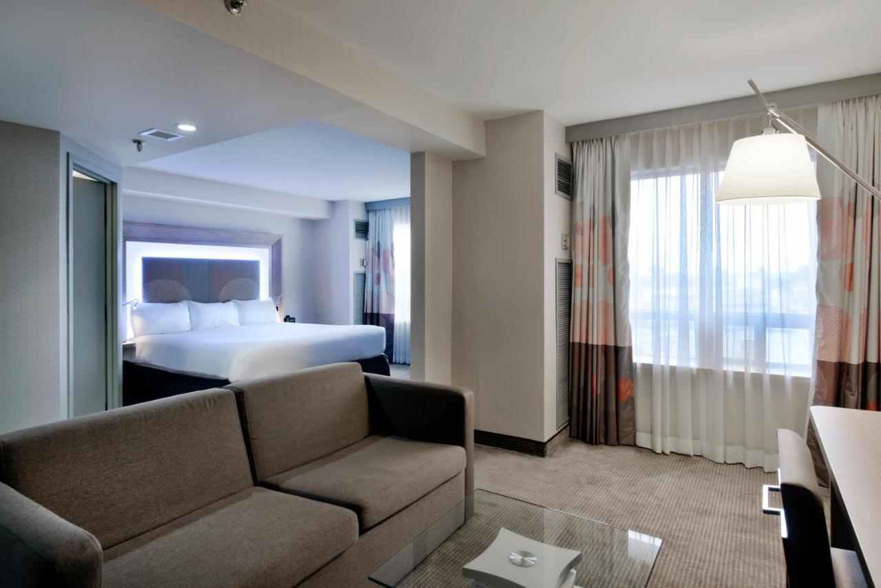 Junior King Suite with Seating Area,743224798:JPEG