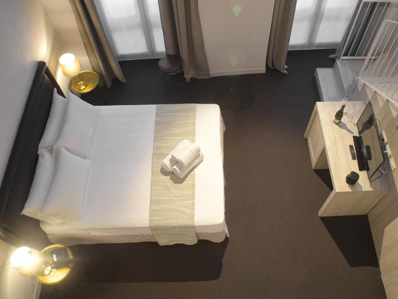 Junior Suite Split Level,746195561:JPEG