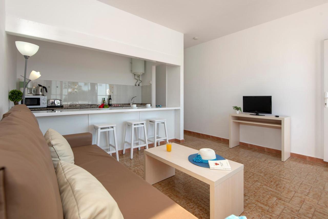 One-Bedroom Apartment with Sea View,742810282:JPEG