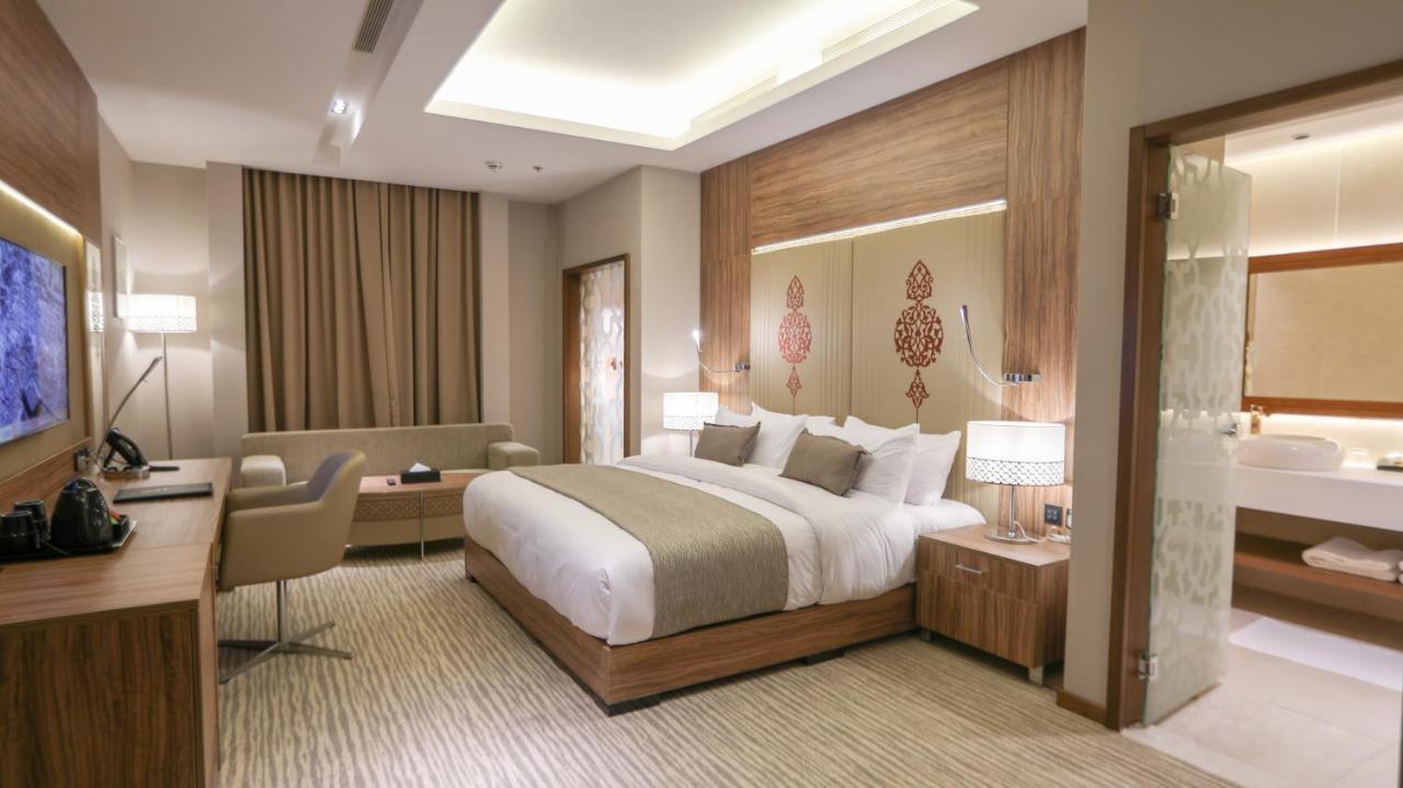 Deluxe King Room,756495352:JPEG