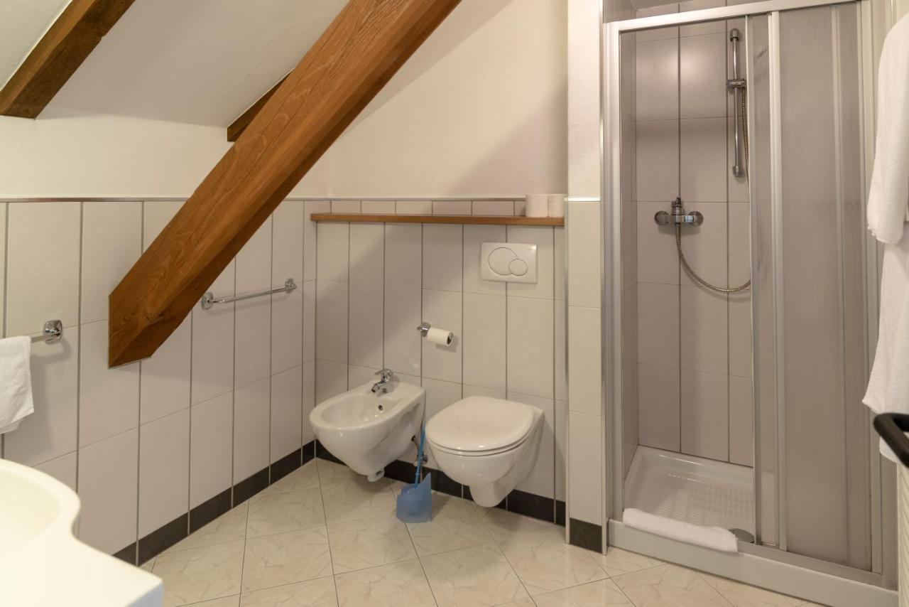 Single Room,765964726:JPEG
