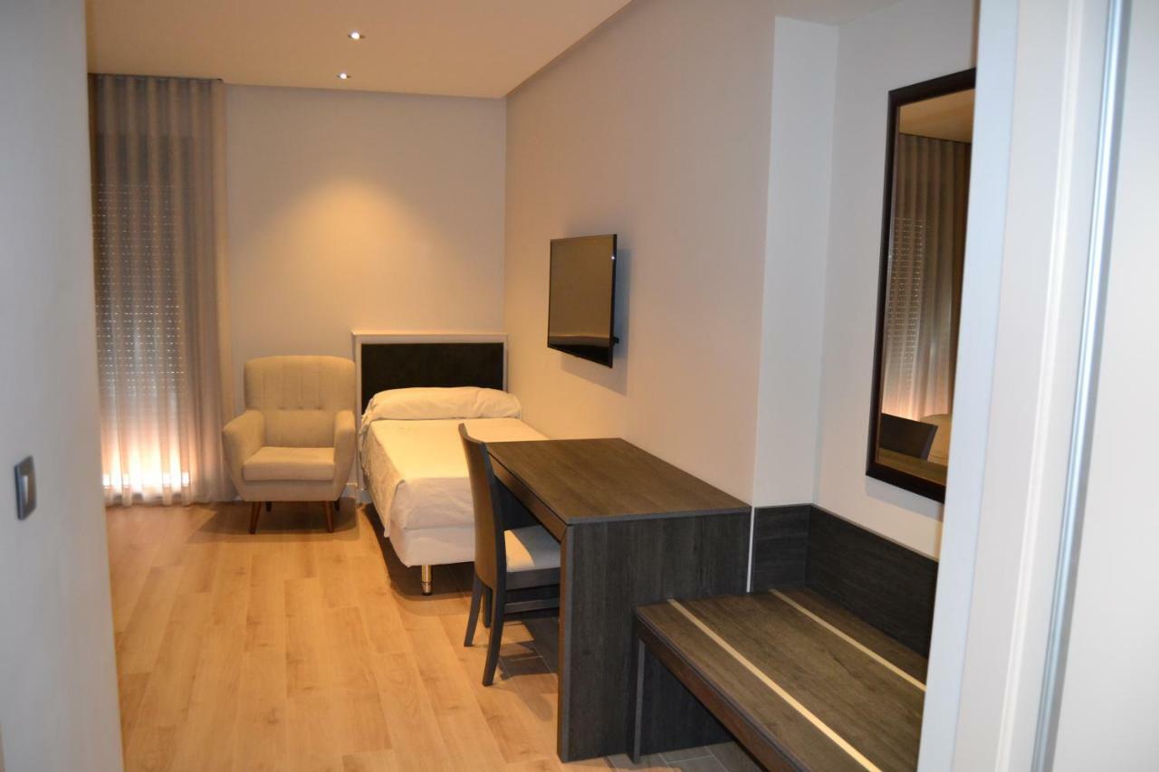 Basic Triple Room,816136421:JPEG