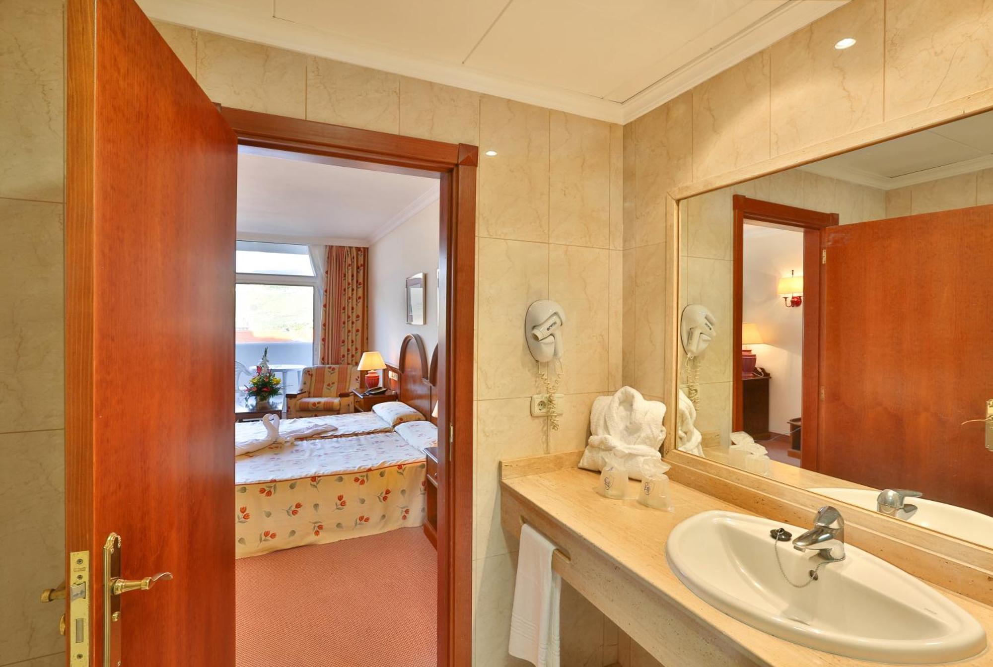 Double or Twin Room,1272371227:JPEG