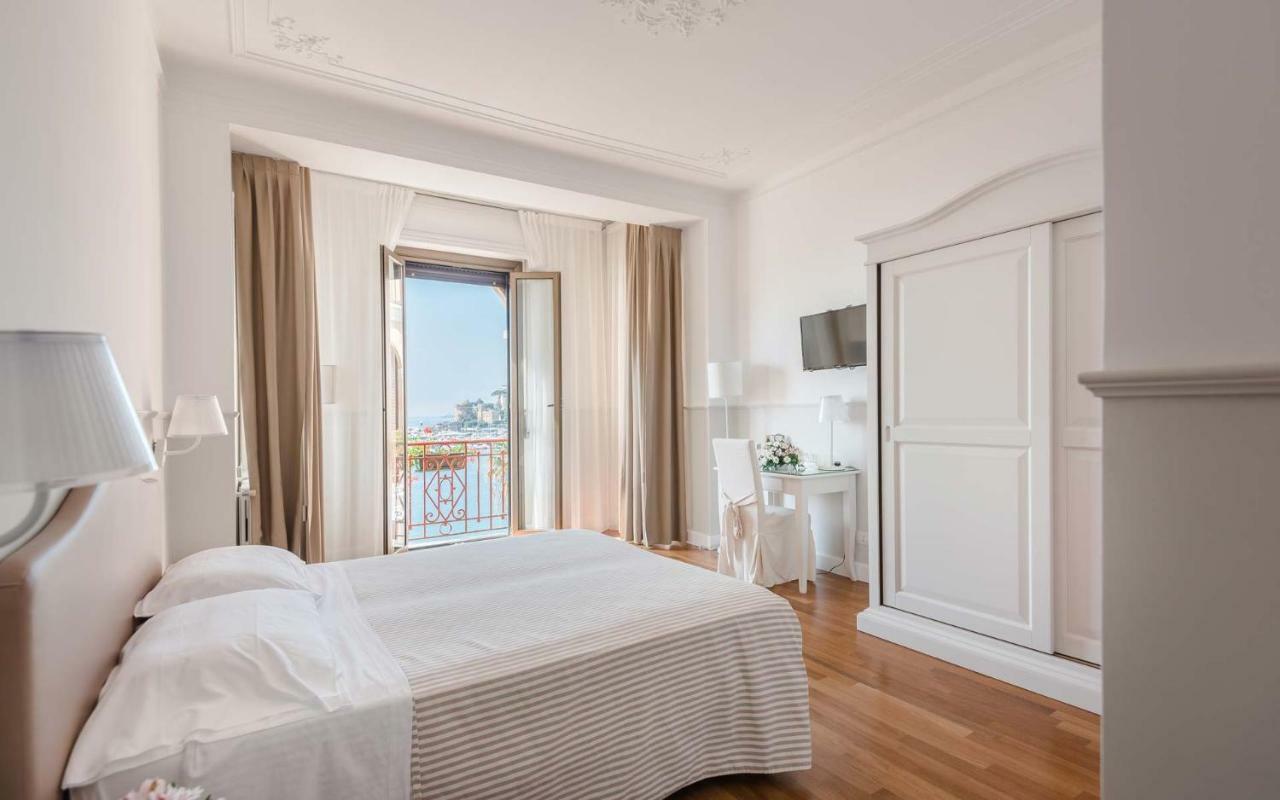 Triple Room with Sea View