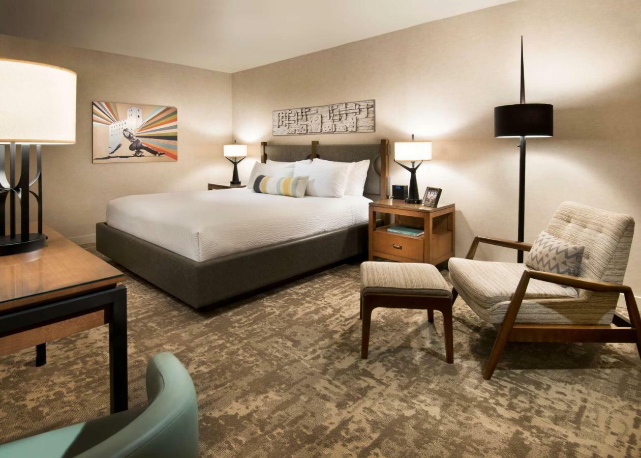 One-Bedroom King Suite,1666648565:JPEG