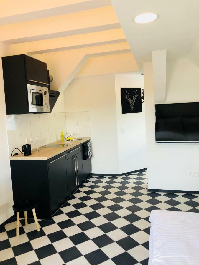 Standard Zimmer mit Kingsize-Bett