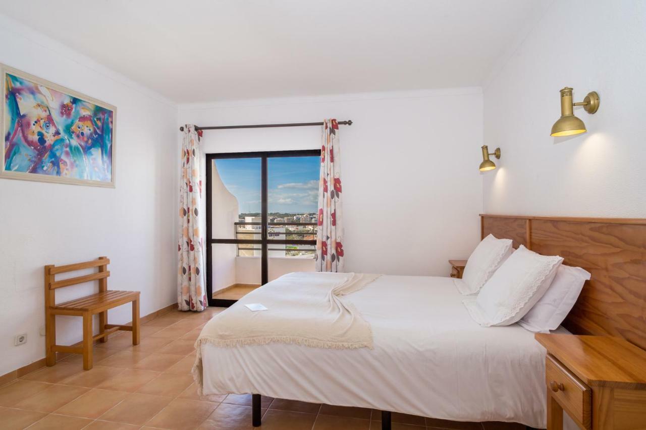 One-Bedroom Apartment Balcony,911403016:JPEG