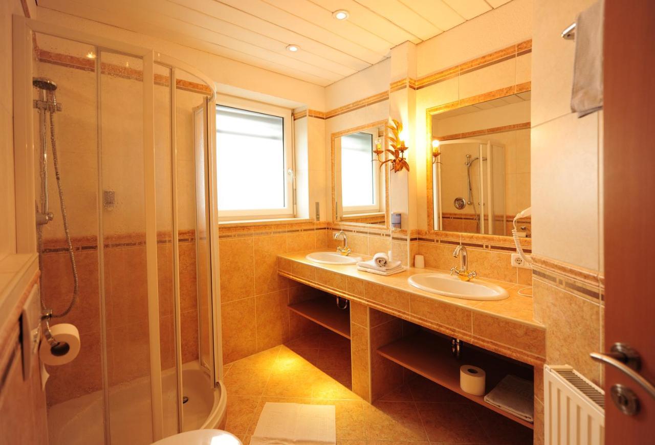 Deluxe Triple Room,338910274:JPEG