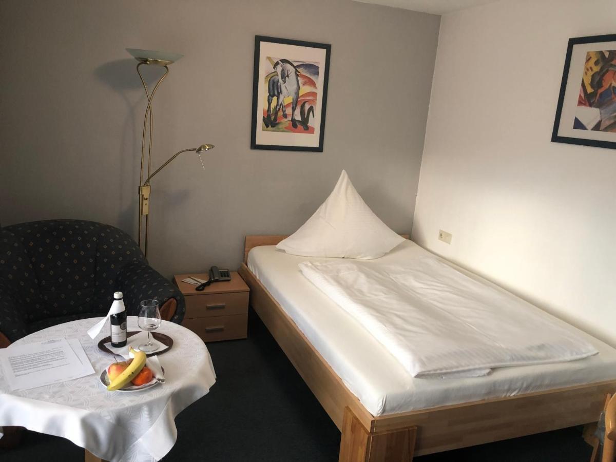 Single Room,1680656446:JPEG