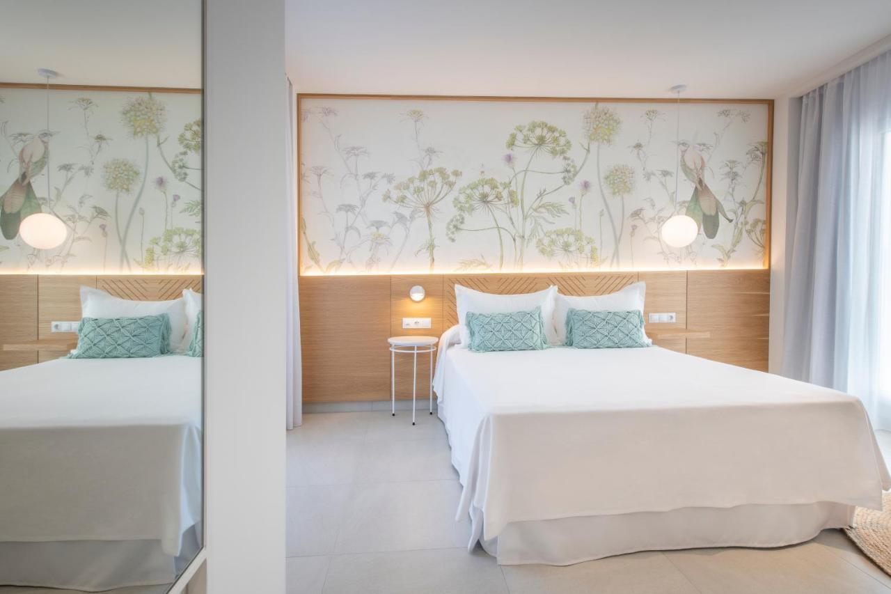 Superior Double Room with Balcony,836392508:JPEG