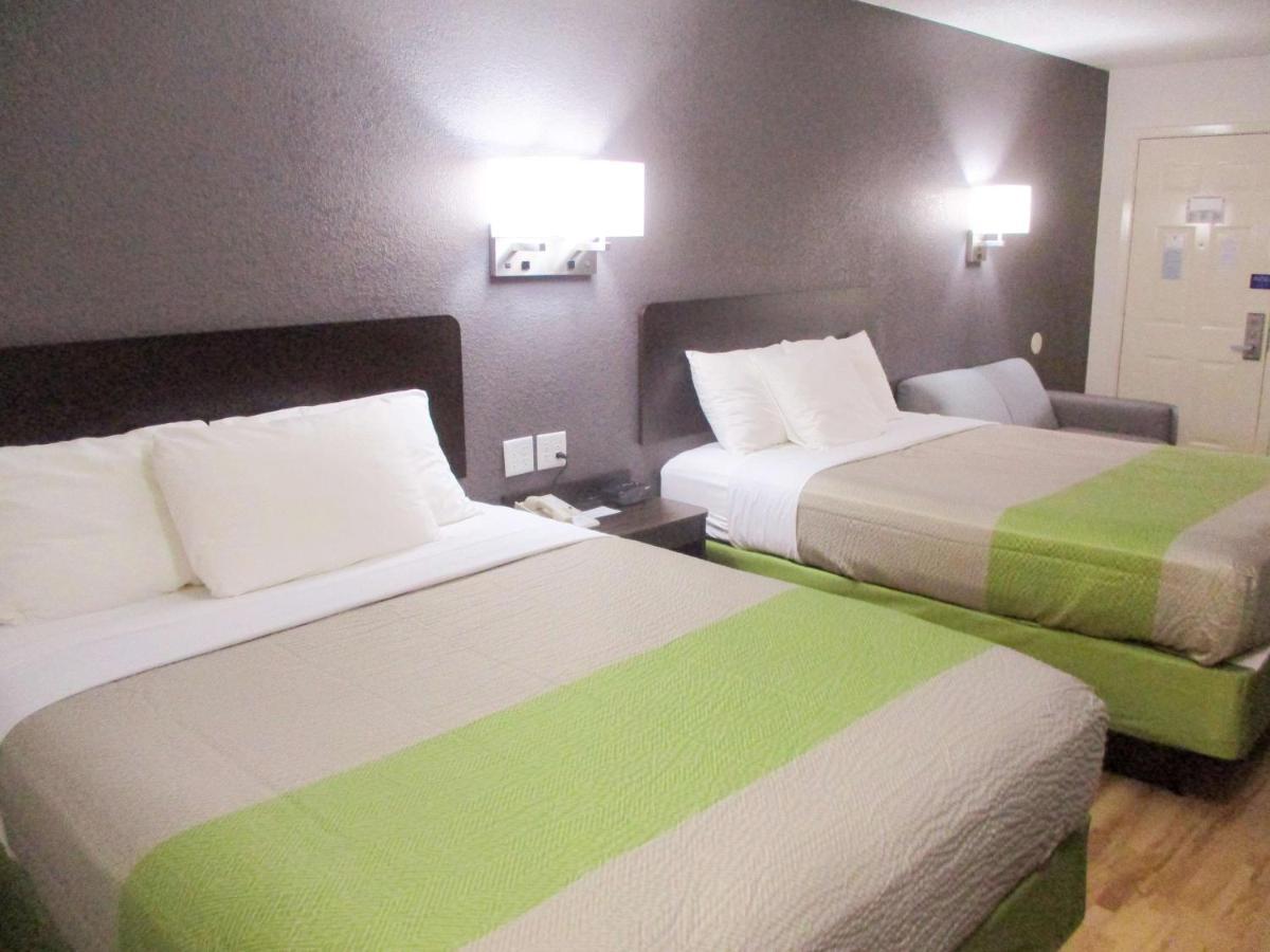 Deluxe Queen Room with Two Queen Beds - Non-Smoking,959919052:JPEG