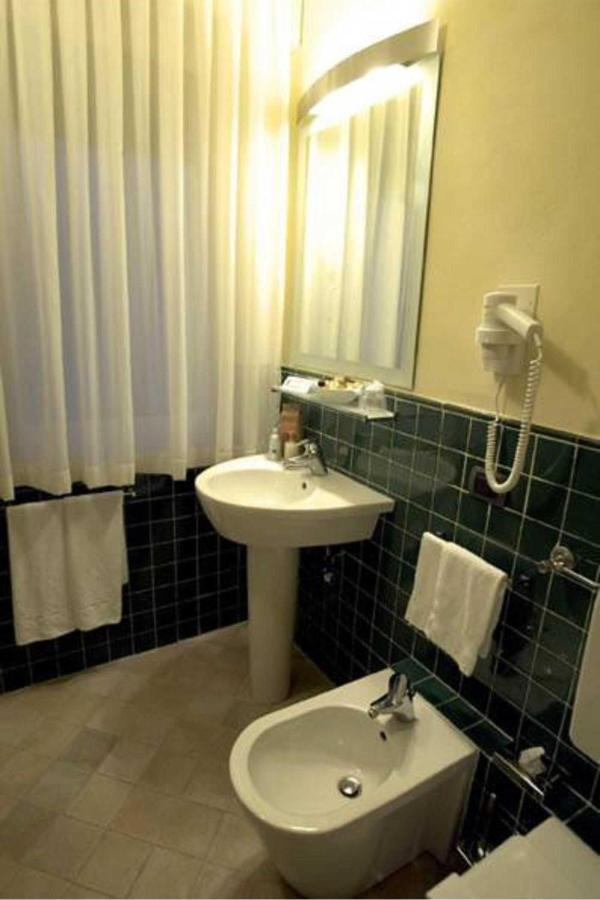 Standard Double Room,958475401:JPEG