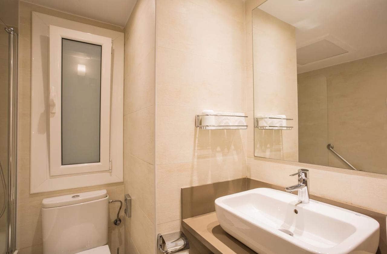 Budget Double or Twin Room view to interior,995310556:JPEG