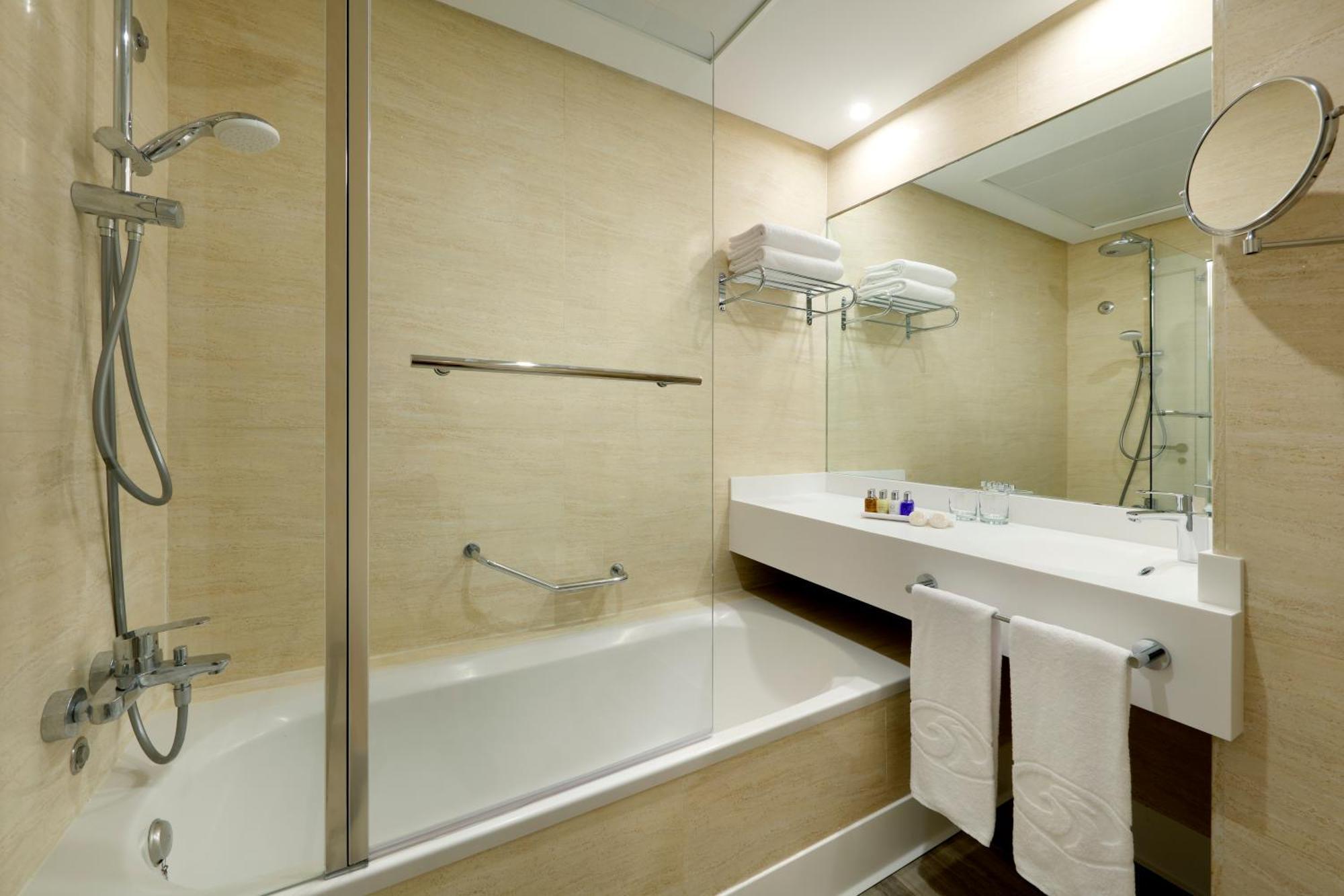 Superior Room,1404363854:JPEG