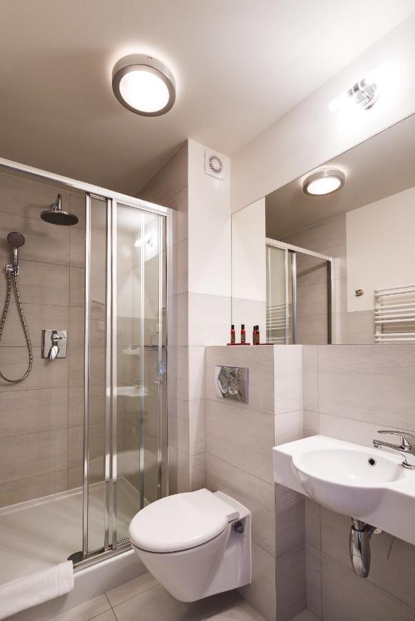 Standard Single Room,1031126620:JPEG