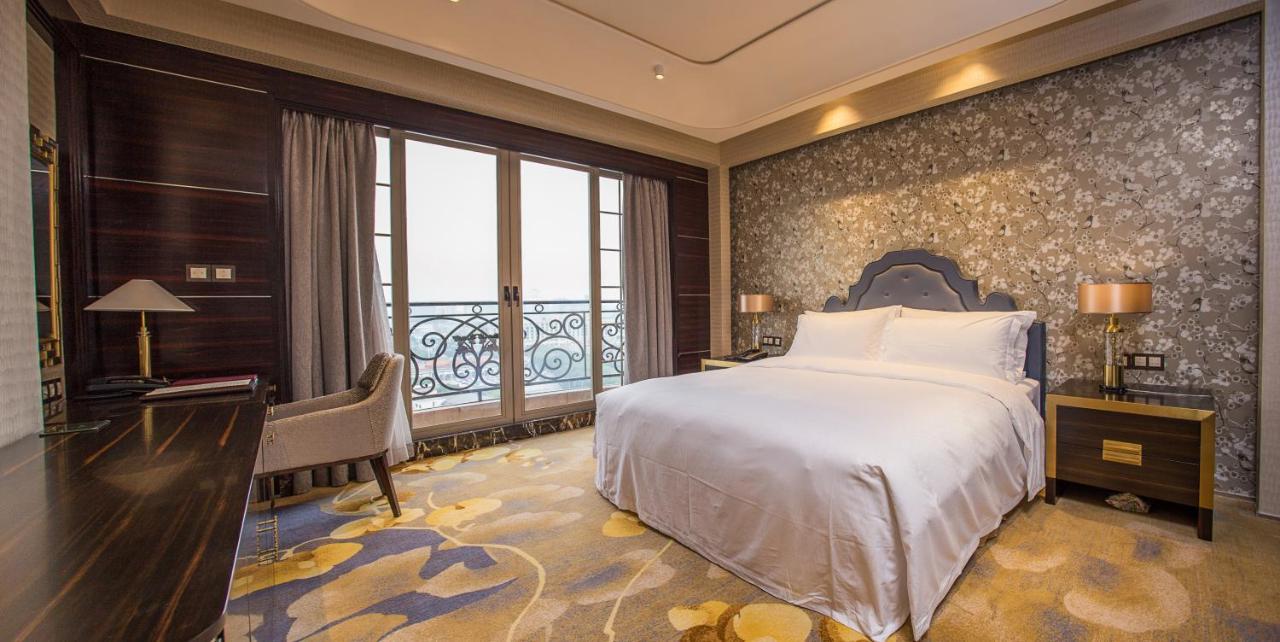 Deluxe Suite,1212956659:JPEG