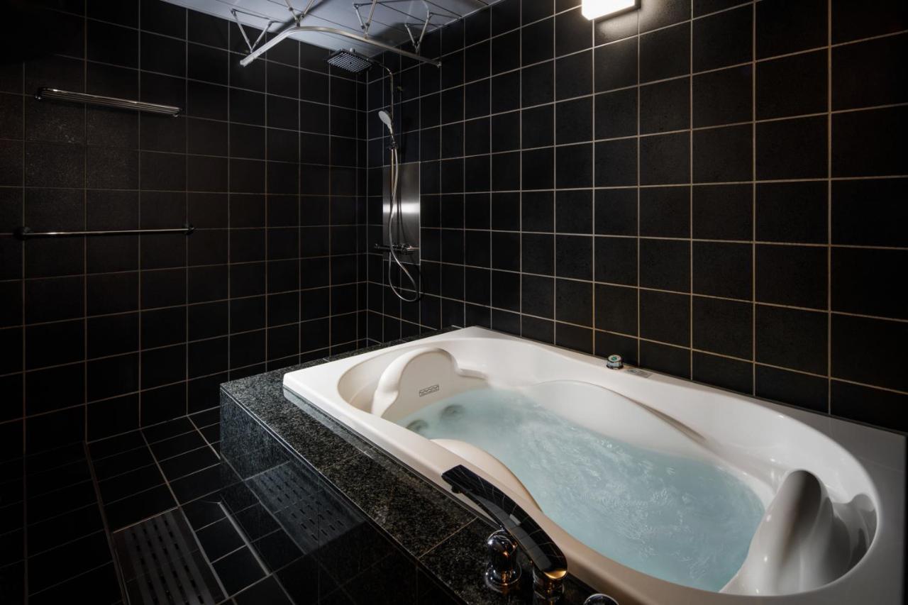 Executive Suite,998945286:JPEG