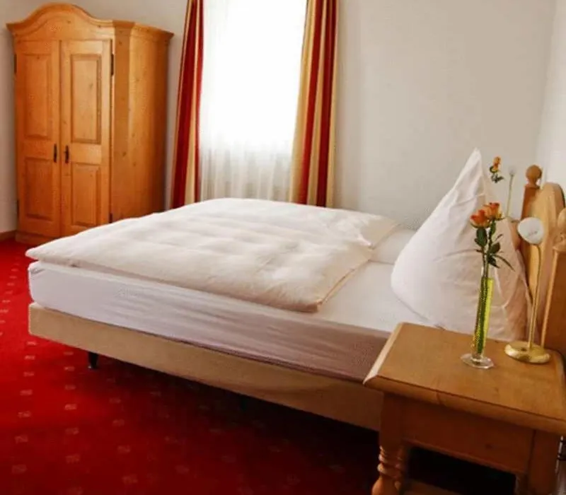 Hotel Zur Eisenbahn-1