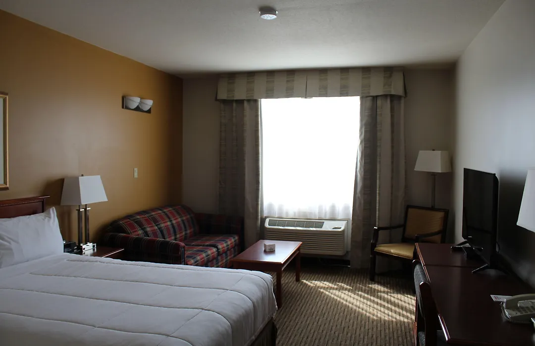 Foxwood Inn And Suites-1